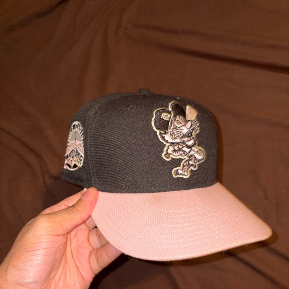 New Era Black and Pink Hat size 7 1/8 tigers detroit